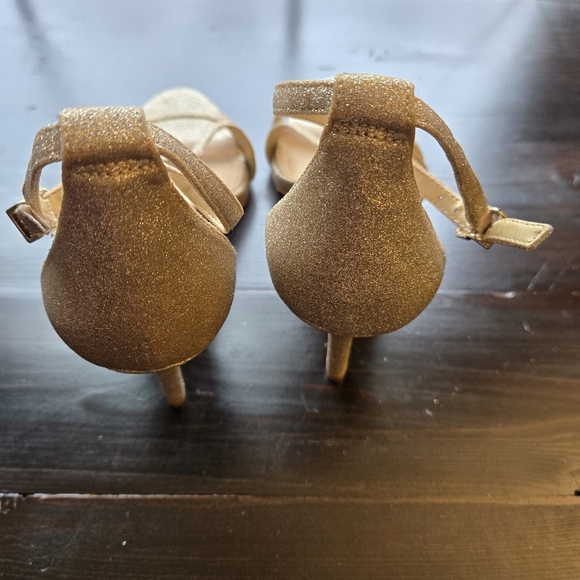 Gianni Bini Women's Gold Glitter Heels Shoes - Picture 4 of 4